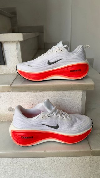 Nike Vomero Plus Rojo/Blanco