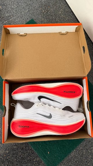 Nike Vomero Plus Rojo/Blanco