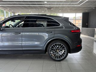 Porsche Cayenne 2021