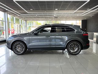 Porsche Cayenne 2021