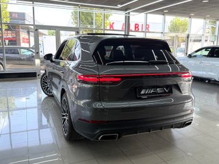 Porsche Cayenne 2021