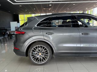 Porsche Cayenne 2021