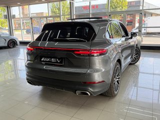 Porsche Cayenne 2021