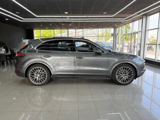 Porsche Cayenne 2021