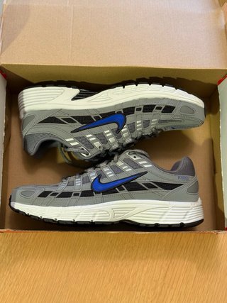 Nike P-6000 Gris Humo/Azul Racer
