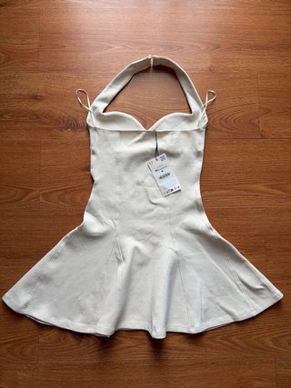 Vestido Zara color crema