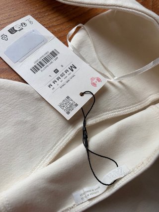 Vestido Zara color crema