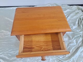 2 cabeceros madera 90 + mesita