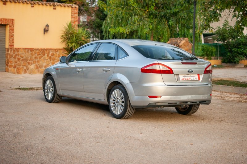 Ford Mondeo 2.0 TDCi Titanium 4p / 5p 2008, foto 9