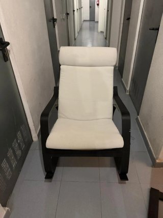 Due poltrone Ikea, una con dondolo