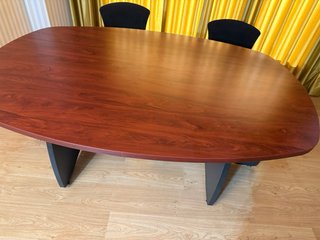 Mesa de oficina de roble