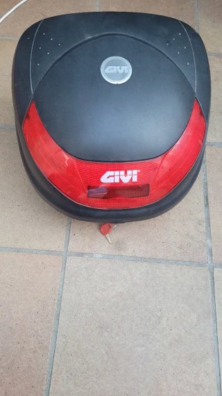 Baúl Moto Givi Negro