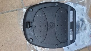 Baúl Moto Givi Negro