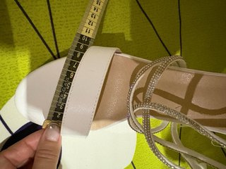 Sandalias blancas tacón plataforma strass