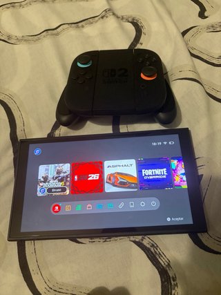Nintendo Switch Negra y Naranja