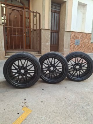 3 Llantas marca Butzi 18 Pulgadas