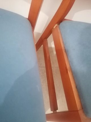 4 sillas de madera con tapicería azul