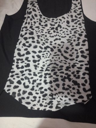 Camiseta H&M estampado animal