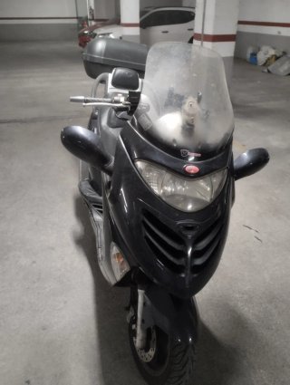 Moto revisada,con papeles,y la ITV recién pasada