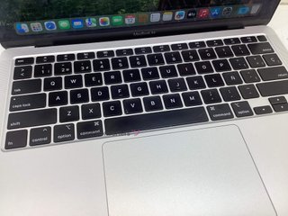 portatil apple apple macbook air core i3 1.1 13 (2020) (a2179)