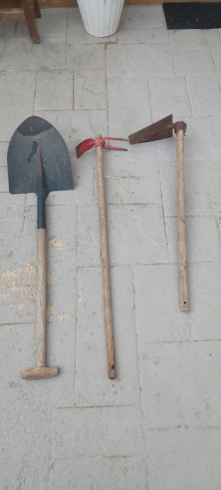 Conjunto 2 azadas y 1 pala Geologia