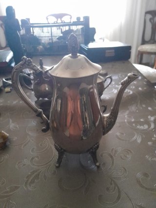 Set di teiere e zuccheriere antiche