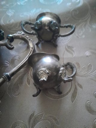 Set di teiere e zuccheriere antiche