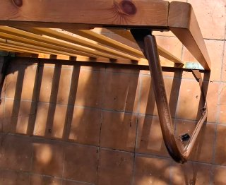Somier/Cama de madera con patas