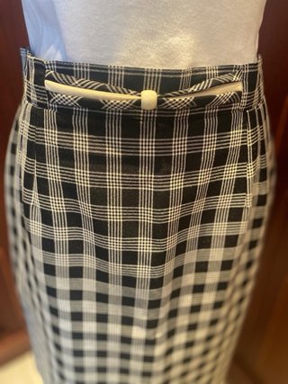 Falda M. Bueno cuadros Talla M