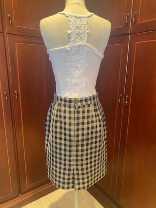 Falda M. Bueno cuadros Talla M