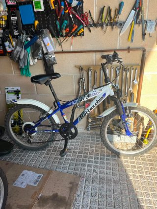 Bicicleta Montaña Azul y Blanca
