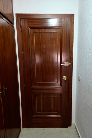 Puerta entrada madera 200x80cm+marco/jamba+herraje