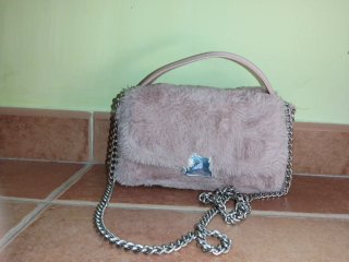 Bolso de fiesta dorado con cadena