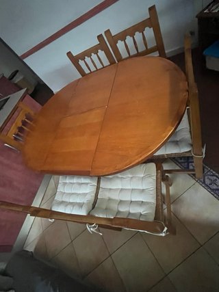Mesa redonda extensible y 6 sillas solo venta pers