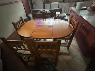 Mesa redonda extensible y 6 sillas solo venta pers