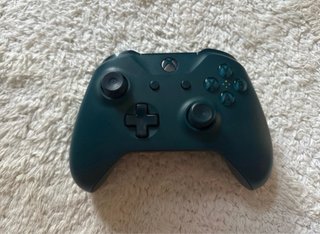 Xbox One S Verde + 2 Giochi