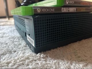 Xbox One S Verde + 2 Giochi