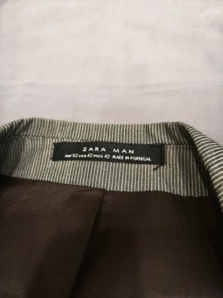 Traje gris con raya fina
