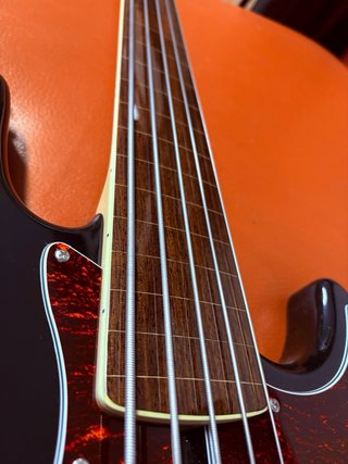 Bajo Sire Marcus Miller v7 5 cuerdas fretless