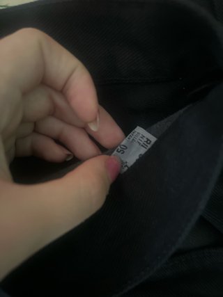 pantalón negro, hombre