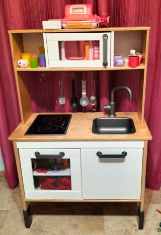 Cocina de juguete Ikea con accesorios