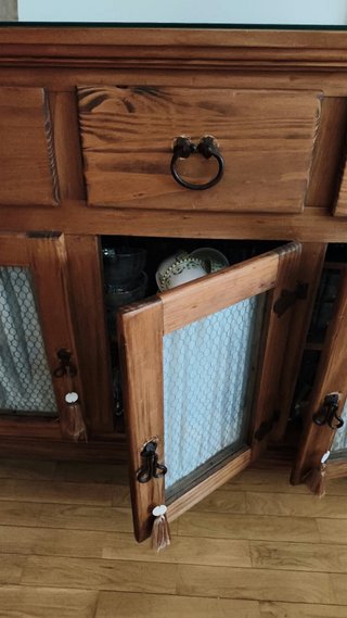 Aparador Mexicano de Madera Maciza.