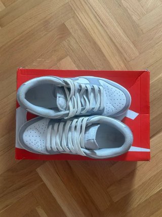 Nike Dunk Grises y Blancas