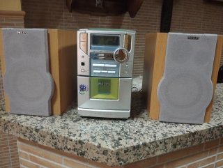 Minicadena Philips con 2 altavoces