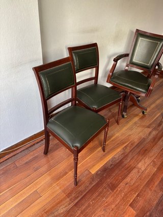Conjunto de despacho: mesa y sillas de piel