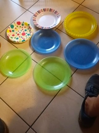 Set Piatti Plastica Multicolore