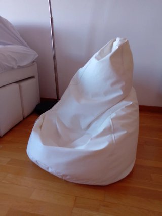 Puf blanco polipiel