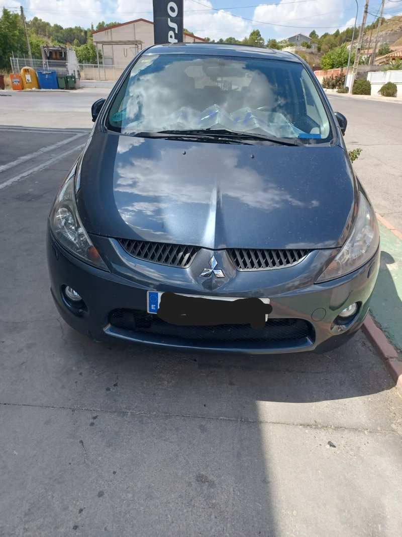 Mitsubishi Grandis 2006 - foto 1