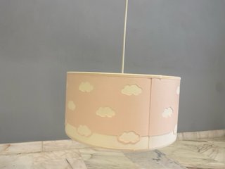 Lámpara infantil nubes rosa