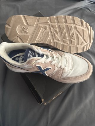 Zapatillas Munich Beige y Blanco